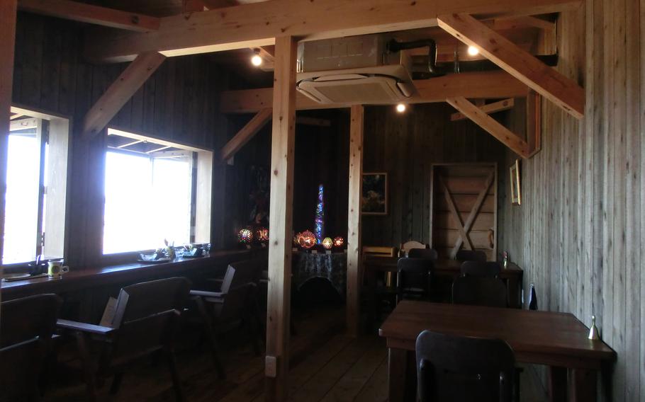 Some counter seats and seats at tables are visible in Hamabe no chaya interior.
